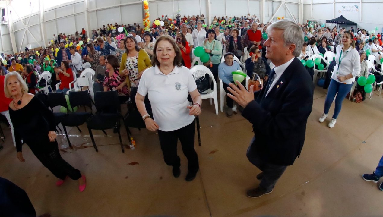 /curico-celebra-la-primavera-con-adultos-mayores