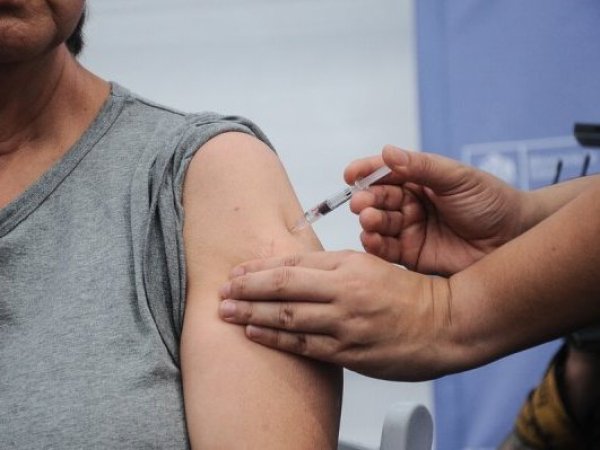 Amplían grupo objetivo para vacuna Covid-19: ahora incluye desde los 60 años y cuidadores